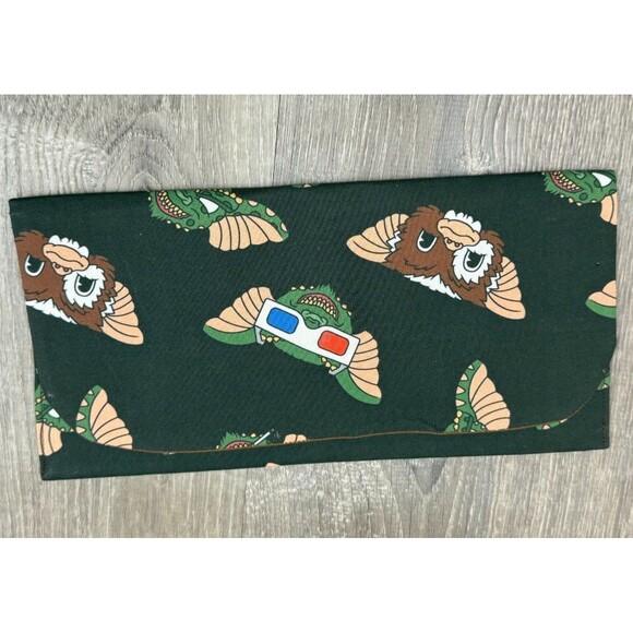 Gremlins Clutch Green Envelope Bag Lightweight Classic 80s Movie 3D Glasses - Picture 2 of 4